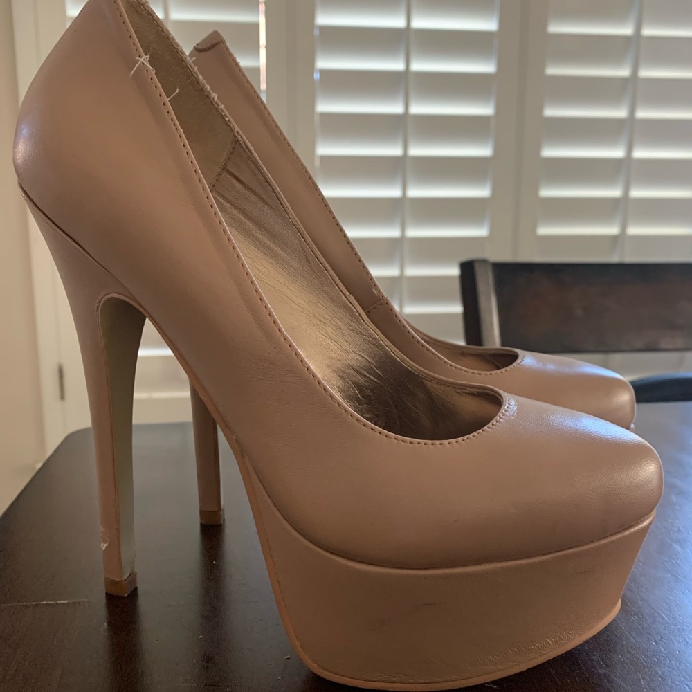 Steve Madden Equality nude pumps size 7